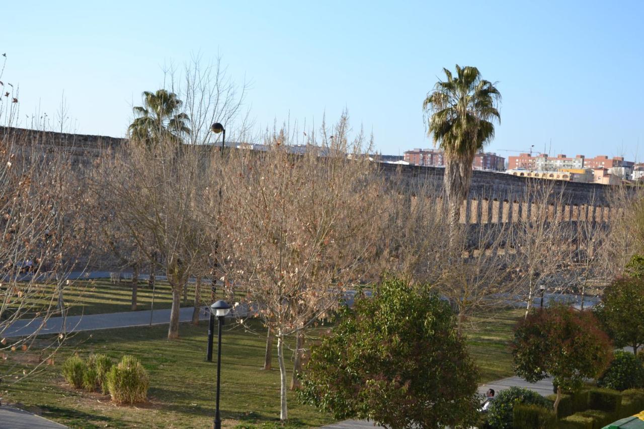 Apartamento Acueducto, Tres Dormitorios Y Parking Gratis メリダ エクステリア 写真