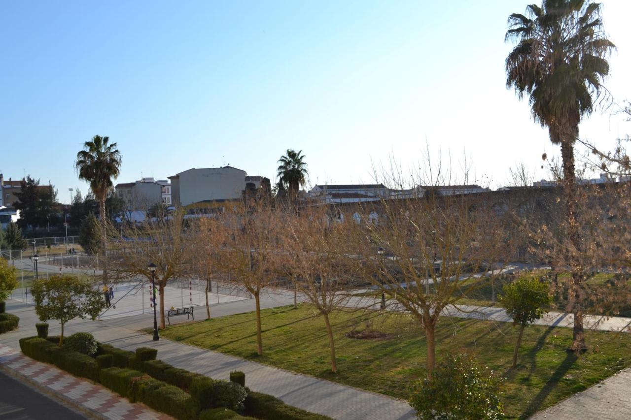 Apartamento Acueducto, Tres Dormitorios Y Parking Gratis メリダ エクステリア 写真